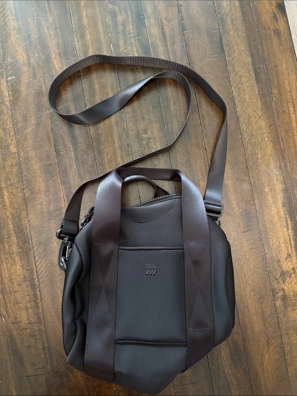 Women’s Compact Crossbody Bag in black